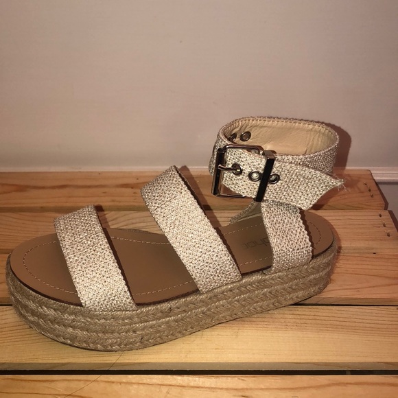 CUTE ESPADRILLES - Picture 2 of 4